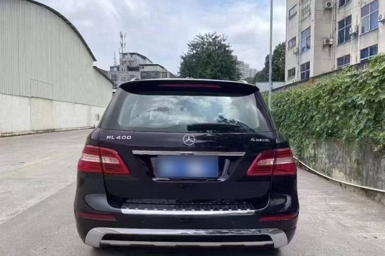 奔驰M级 2014款 ML 400 4MATIC动感型车身外观6004