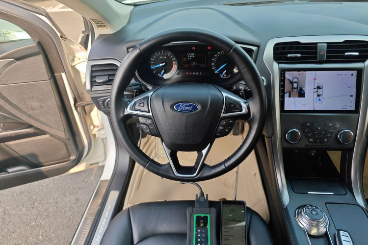 福特 蒙迪欧 2018款 EcoBoost 180 时尚型中控内饰13