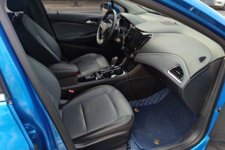 雪佛兰 科鲁兹 2017款 1.4T 双离合炫锋版中控内饰7005