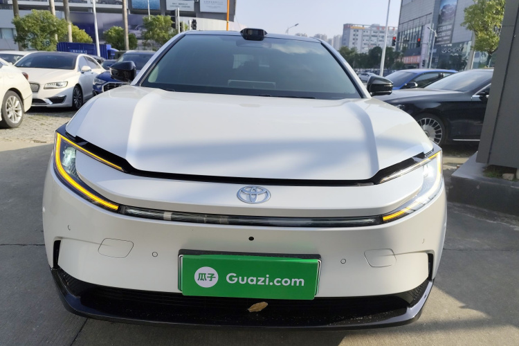 丰田bZ5 2025款 550 PRO智行版车身外观2