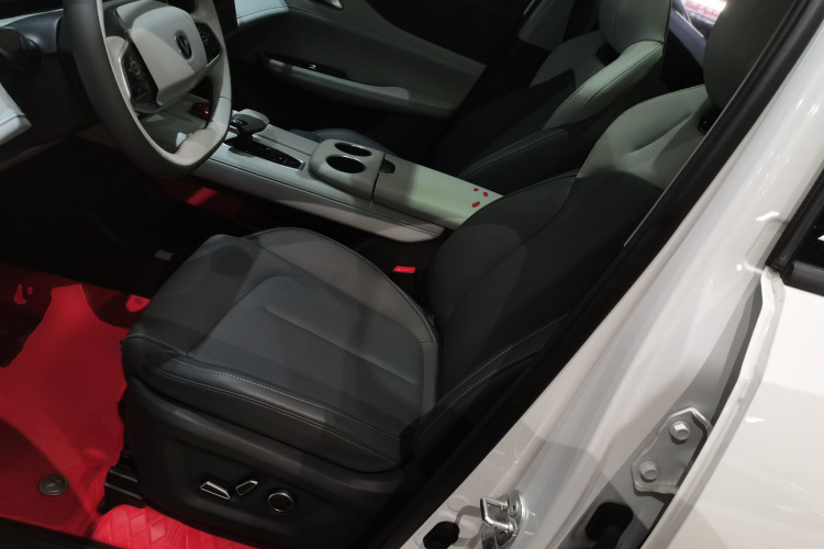 长安UNI-Z 2025款 1.5T 尊贵型局部细节19