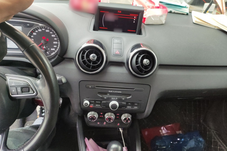 奥迪A1 2014款 30 TFSI Sportback舒适型局部细节16