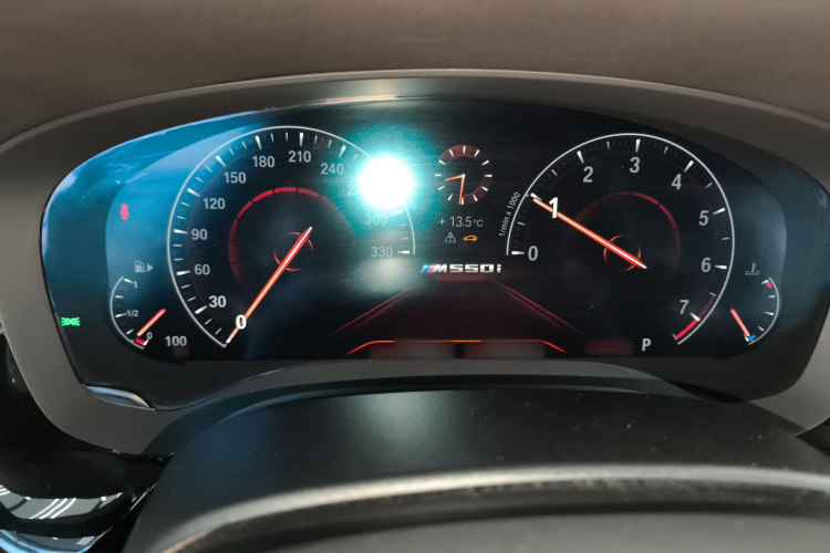 宝马5系 2019款 改款 530Li 领先型 M运动套装局部细节14