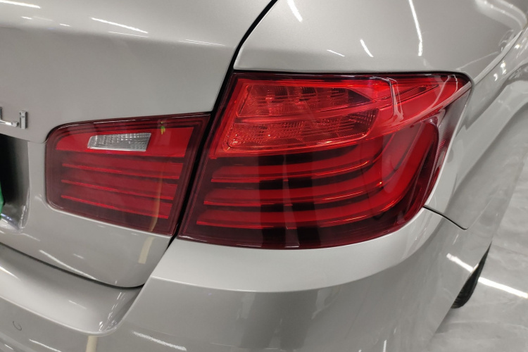 宝马5系 2014款 525Li 领先型车身外观9