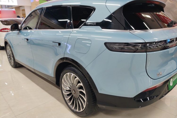 岚图汽车 岚图FREE 2021款 四驱标准增程专属豪华套装车身外观4