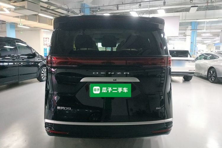 腾势D9 2023款 DM-i 965 尊享型车身外观6