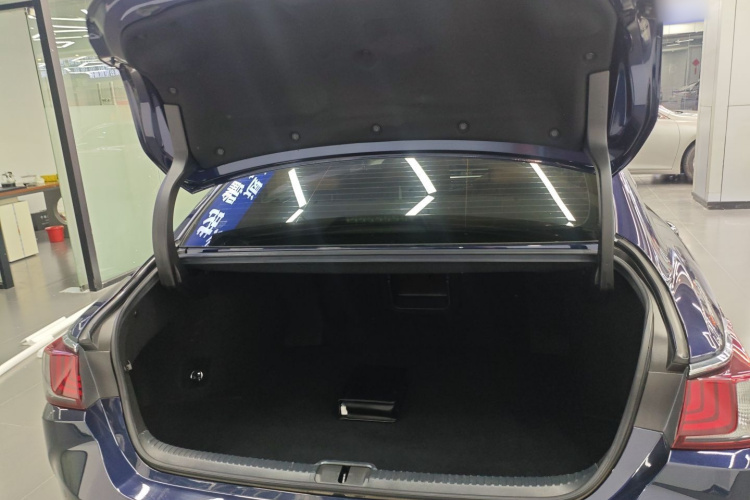 雷克萨斯ES 2020款 200 卓越版机舱底盘23