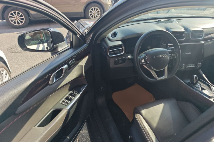 领克02 2019款 高能版 2.0T 自动两驱耀Pro版 国VI中控内饰7003