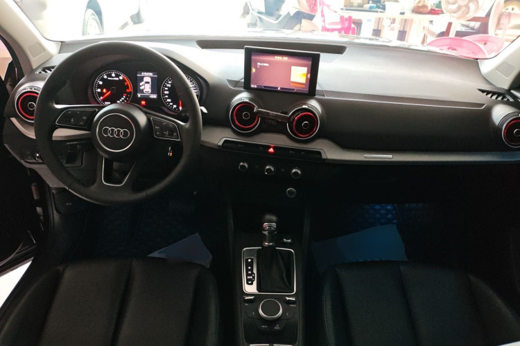 奥迪Q2L 2020款 35 TFSI 进取动感型中控内饰12