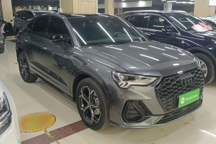 奥迪Q3 Sportback 2023款 改款 40 TFSI 时尚型车身外观3