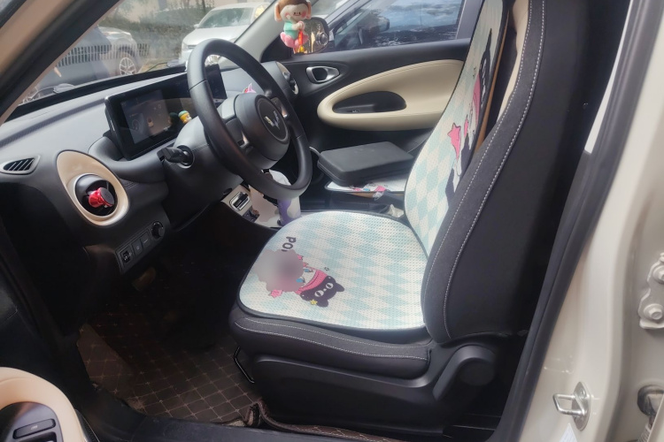 五菱汽车 五菱缤果 2023款 203km 轻享款中控内饰19