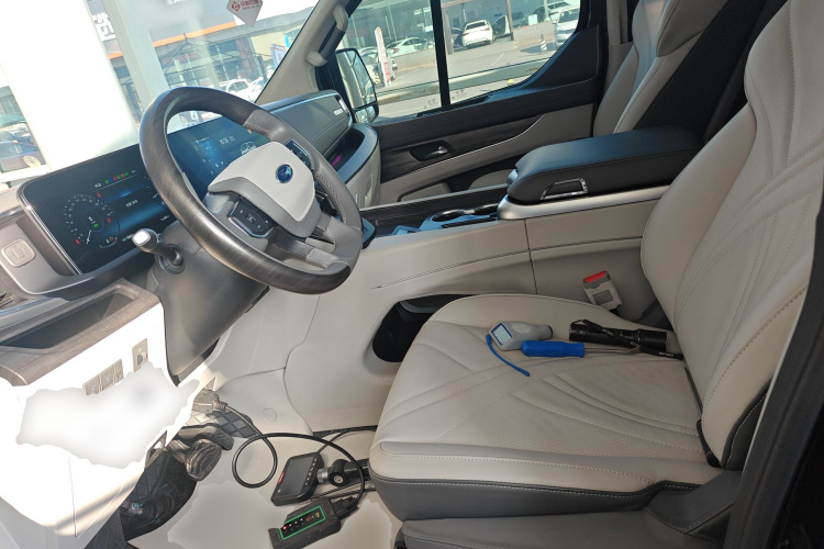 钧天 沃森威尔福特黑武士 2025款 2.0T 汽油巅峰版局部细节19