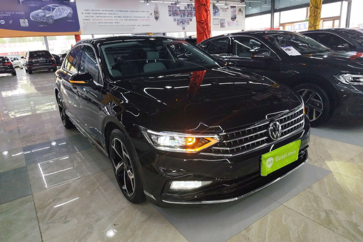 大众 迈腾 2023款 200万辆纪念版 330TSI DSG领先型车身外观6002