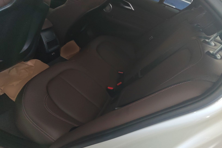 宝马1系 2021款 改款 120i M运动曜夜版中控内饰21