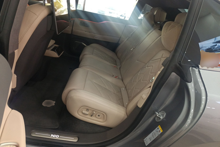 蔚来ET7 2024款 100kWh 行政签名版中控内饰21