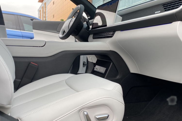 小鹏G6 2023款 755 超长续航 Pro局部细节41