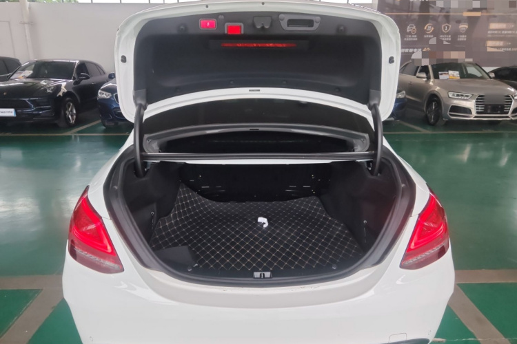 奔驰C级 2021款 C 260 L 运动星耀臻藏版机舱底盘23