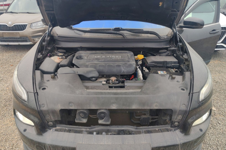 Jeep 自由光 2016款 2.4L 优越版机舱底盘24