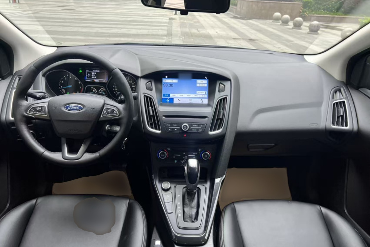 福特 福克斯 2017款 三厢 EcoBoost 180 自动精英型中控内饰12
