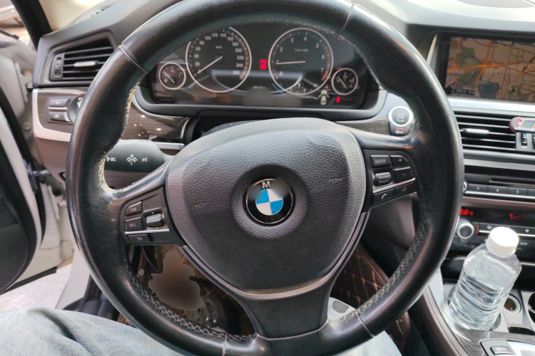 宝马5系 2014款 525Li 豪华设计套装中控内饰13