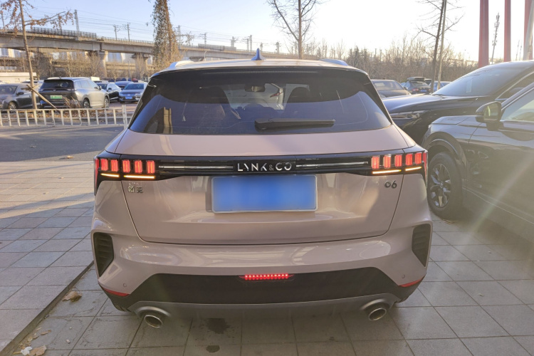 领克06 2023款 Remix 1.5T Shero车身外观6