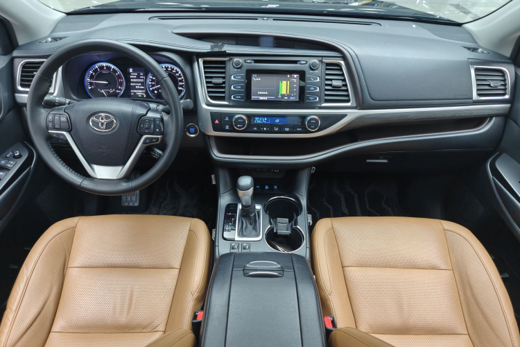 丰田 汉兰达 2018款 2.0T 四驱骑士版 7座 国VI中控内饰7003