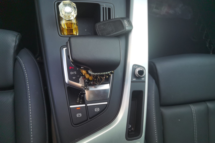 奥迪A4L 2020款 40 TFSI 时尚动感型局部细节18