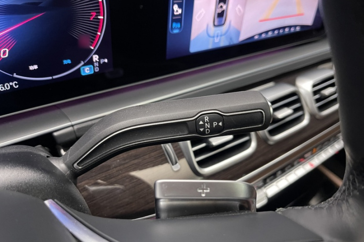 奔驰GLE 2024款 GLE 350 4MATIC 时尚型中控内饰7003