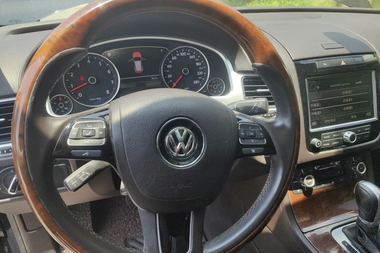 大众 途锐 2011款 3.0TSI 舒适型局部细节13