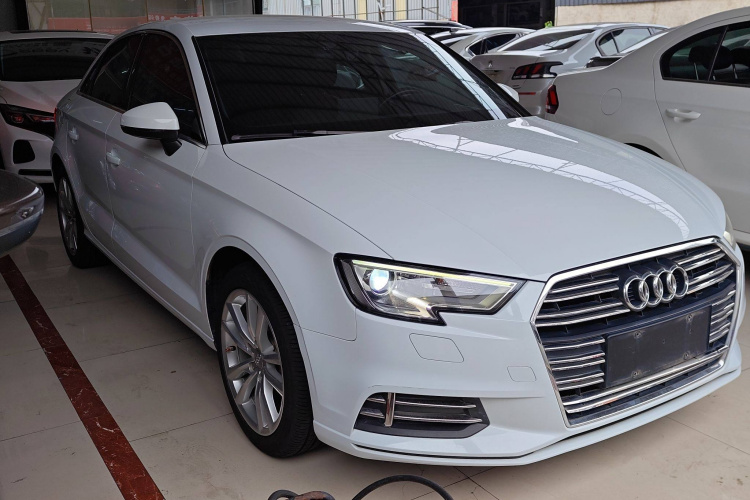 奥迪A3 2018款 30周年年型 Limousine 35 TFSI 进取型车身外观6002