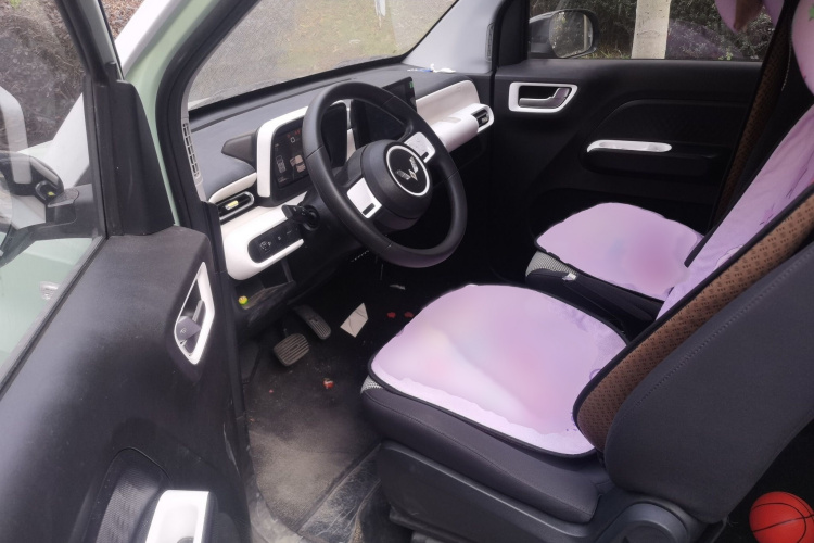 五菱汽车 宏光MINIEV 2024款 第三代 215km 进阶版中控内饰7003