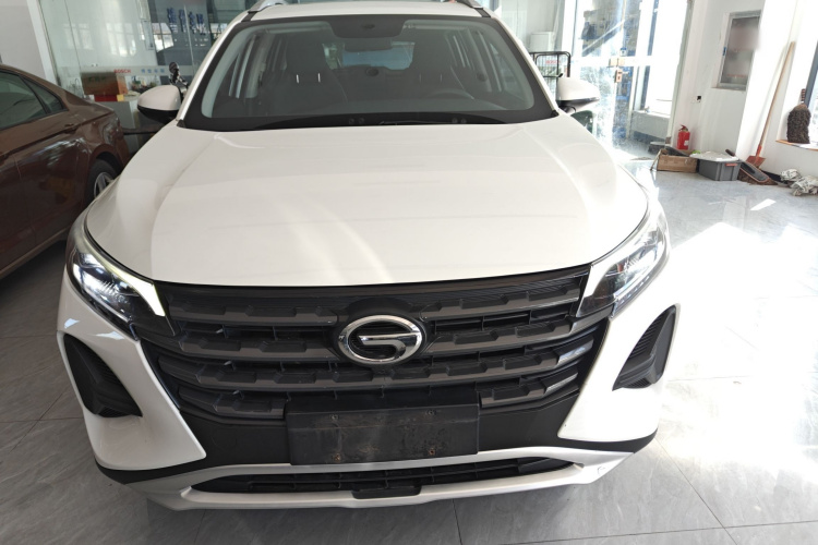 广汽传祺 传祺GS4 2020款 270T 自动精英科技版车身外观2