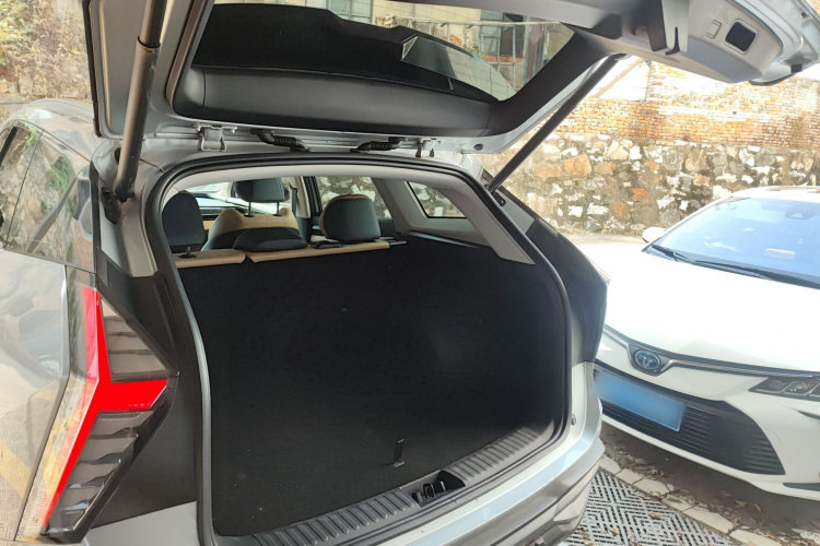 吉利汽车 博越L 2023款 1.5TD DCT尊贵型机舱底盘23