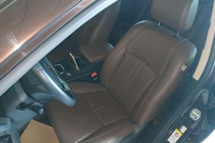 比亚迪S7 2016款 2.0T 自动尊贵型Plus中控内饰7005