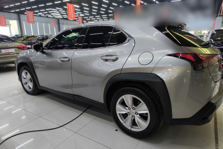 雷克萨斯UX 2022款 260h 探·酷版车身外观6003