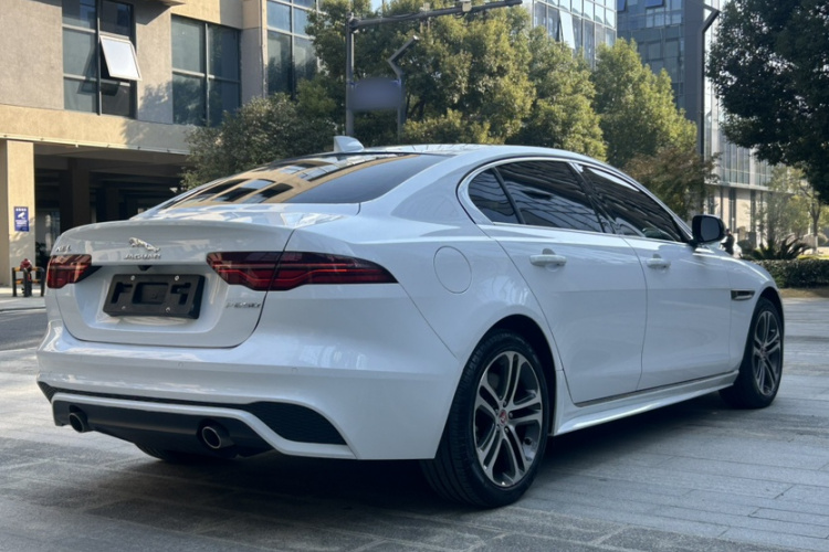 捷豹XEL 2022款 2.0T 250PS R-DYNAMIC S进取运动版车身外观6004