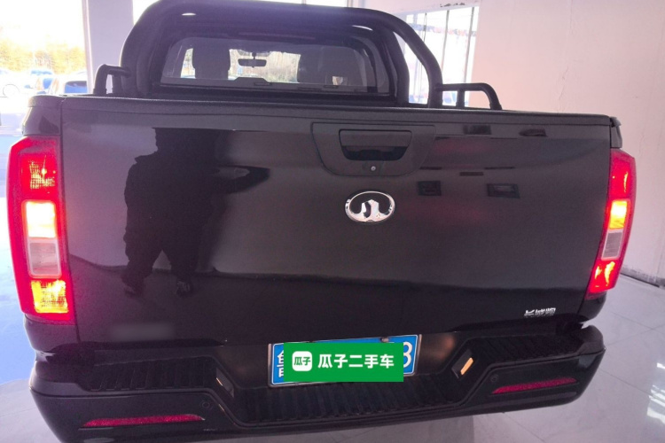 长城 炮 2019款 2.0T商用版手动柴油两驱精英型长箱GW4D20M车身外观6