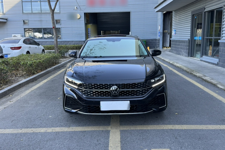 大众 帕萨特 2025款 出众款 330TSI 星空精英版车身外观6007