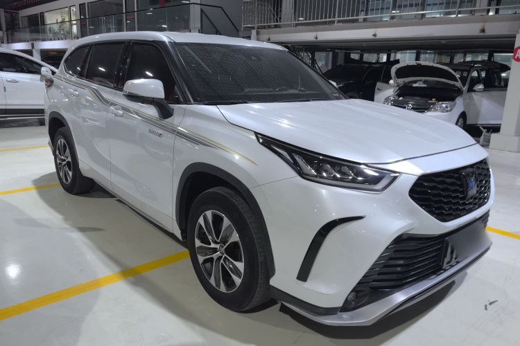 丰田 皇冠陆放 2021款  2.5L HEV两驱进取版车身外观3