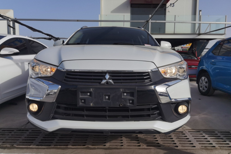 三菱 劲炫ASX 2018款 2.0L CVT两驱尊享版车身外观2