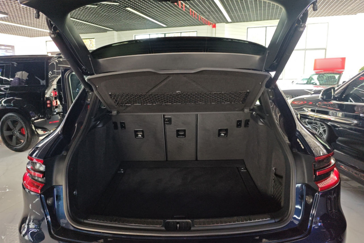 保时捷 2017款  Macan 2.0T机舱底盘23