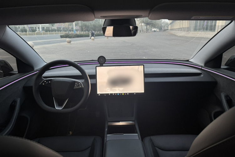 特斯拉 Model 3 2023款 长续航全轮驱动版中控内饰7004