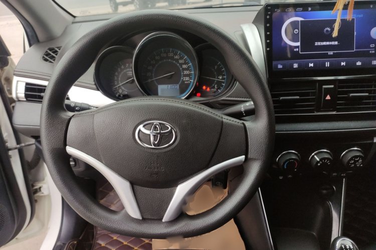 丰田 威驰 2014款 1.3L 手动型尚版中控内饰13