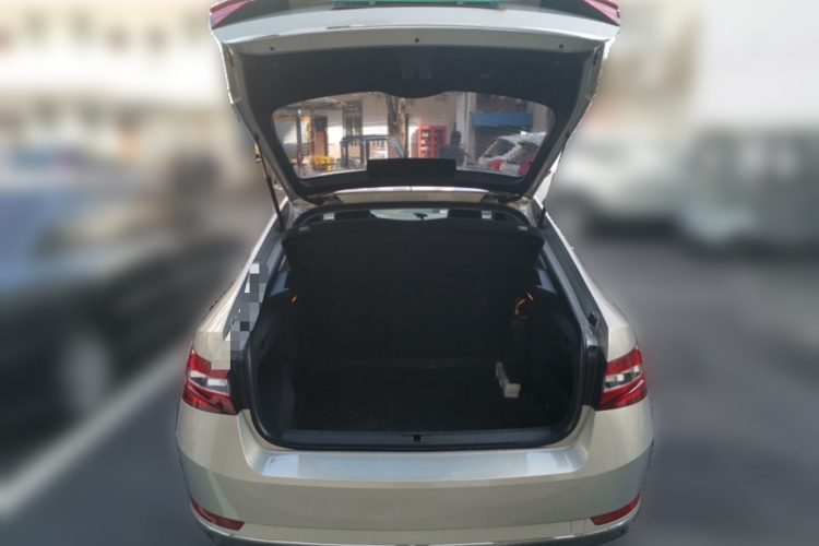 斯柯达 速派 2018款 TSI330 DSG舒适版 国V中控内饰23