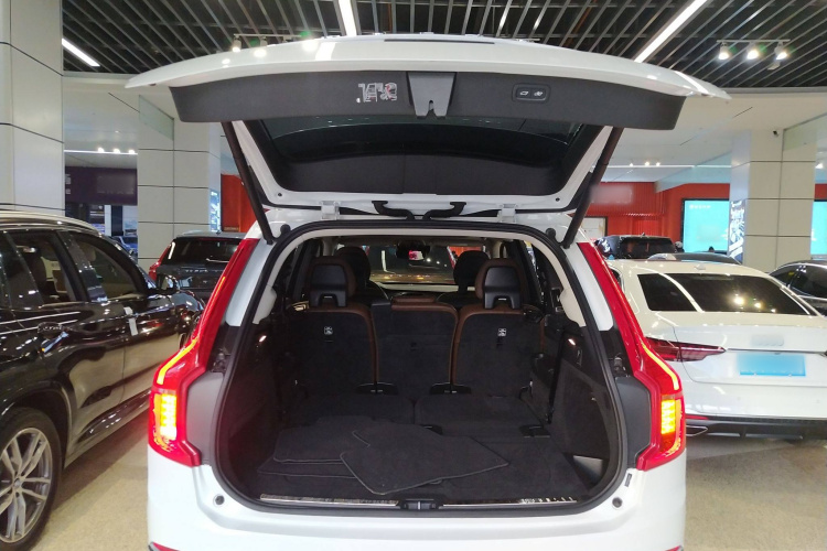 沃尔沃XC90 2020款 改款 T6 智逸豪华版 7座中控内饰23