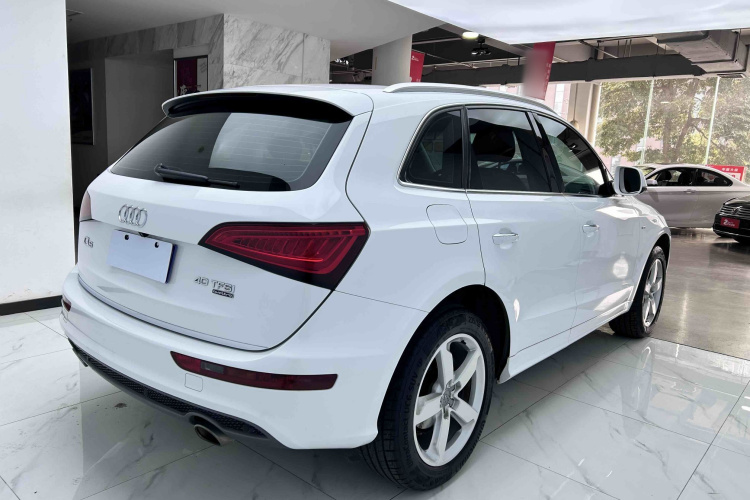 奥迪Q5 2017款 Plus 40 TFSI 进取型车身外观6005