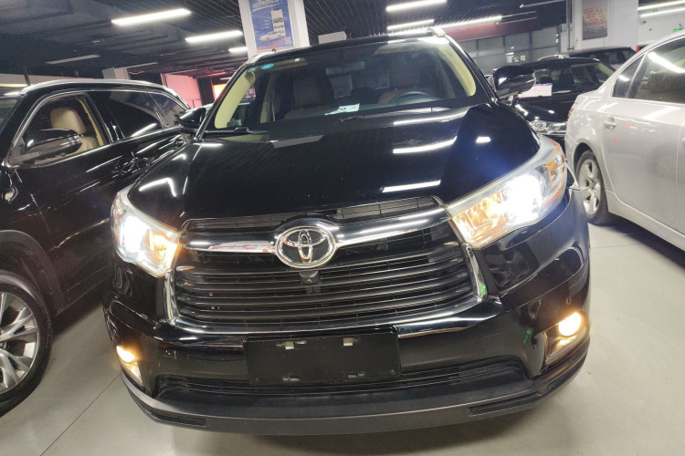 丰田 汉兰达 2017款 3.5L 四驱精英版 7座车身外观2