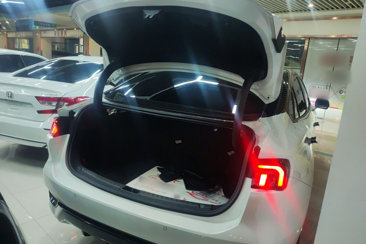 福特 蒙迪欧 2023款 EcoBoost 245 ST-Line机舱底盘23