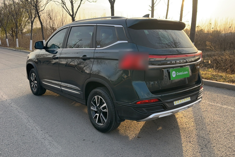 东风风行 风行T5 2023款 盛世款 1.6L 手动筑梦版 五座车身外观6006