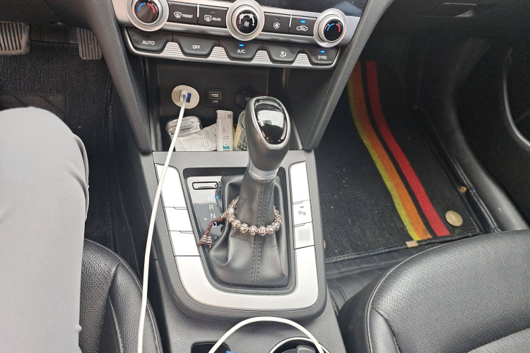 现代 领动插电混动 2019款 1.6L PHX乐行版局部细节18